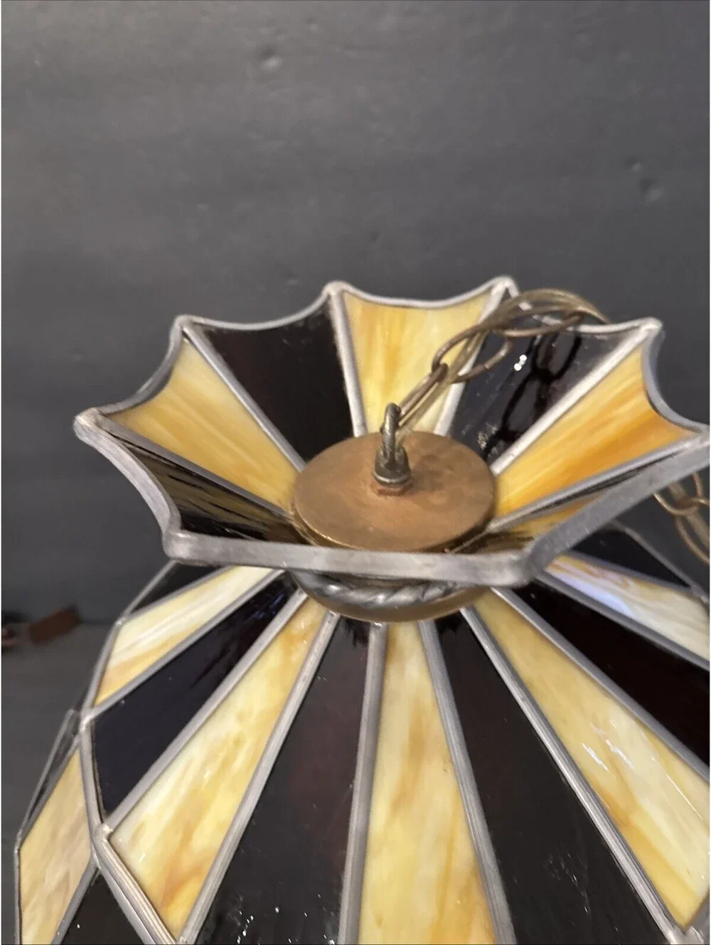 Vtg Stained Glass Lamp Shade Amber & Caramel Glass Slag Panels MCM 17” W X 14” H